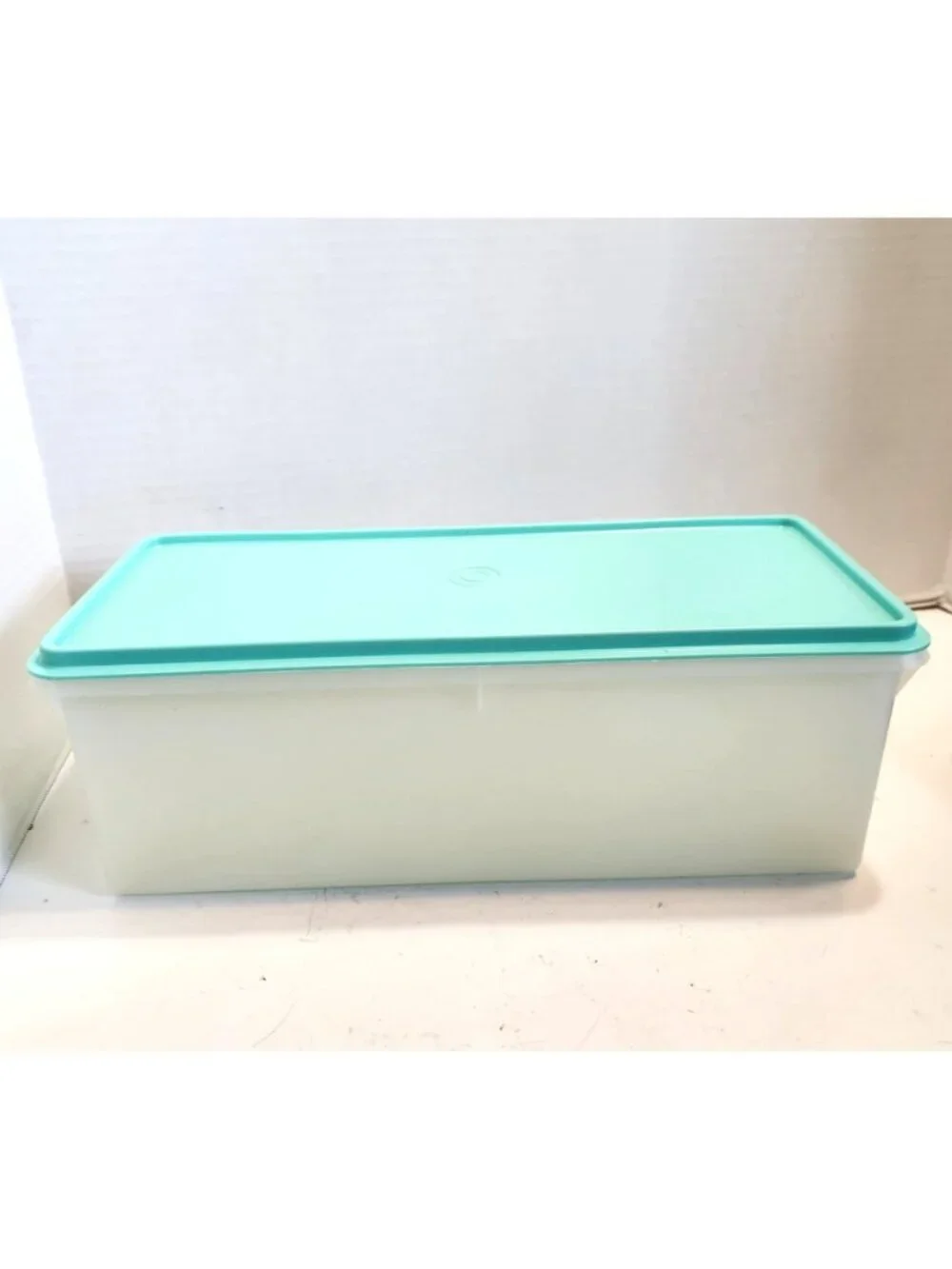 Tupperware Aqua Large Load Rectangle Bread Storage Container With Lid READ